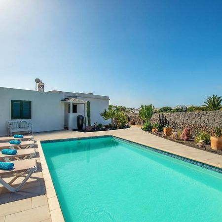 Villa Sarita Sol By Villa Plus Playa Blanca  Exterior photo