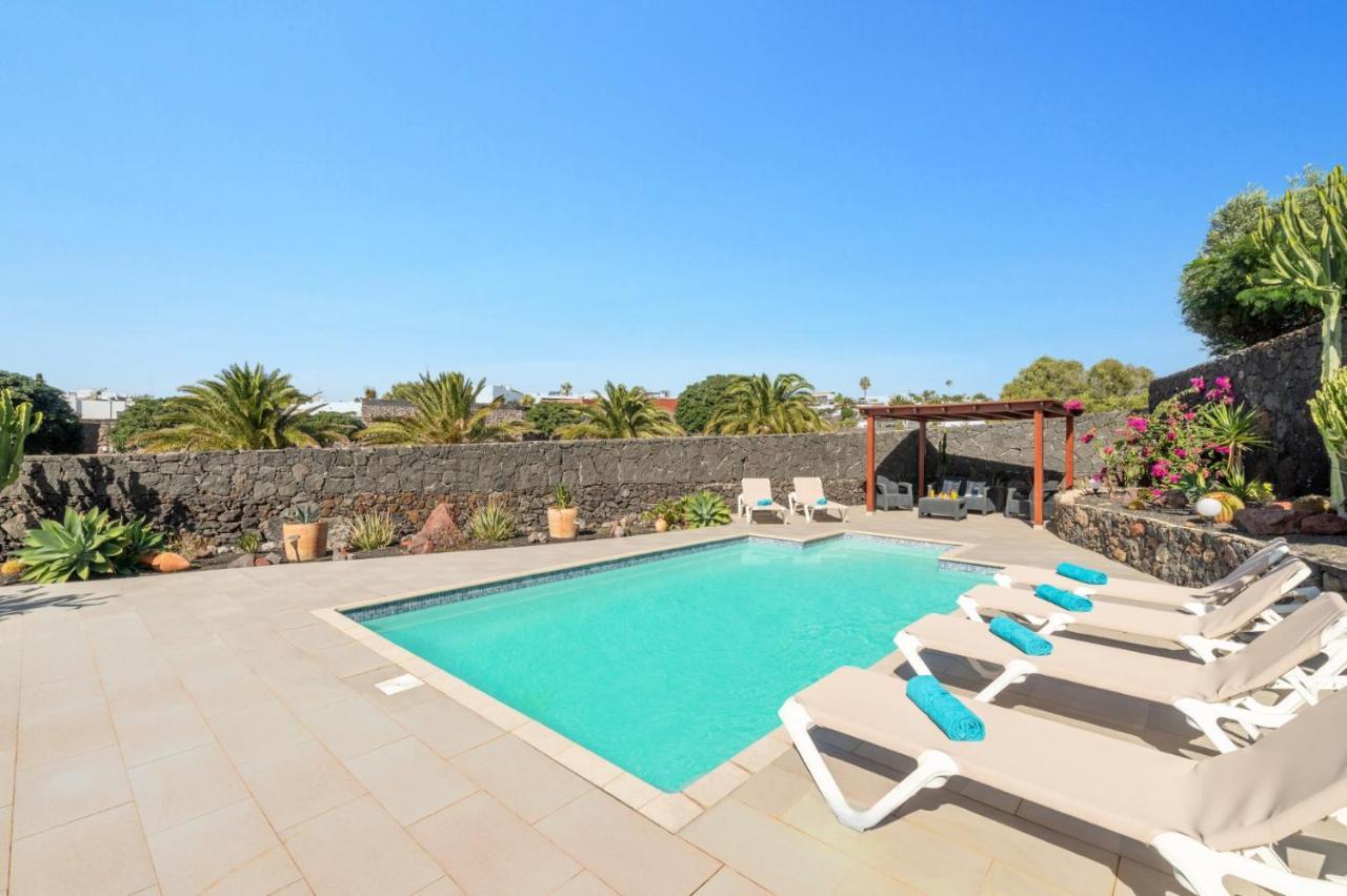 Villa Sarita Sol By Villa Plus Playa Blanca  Exterior photo