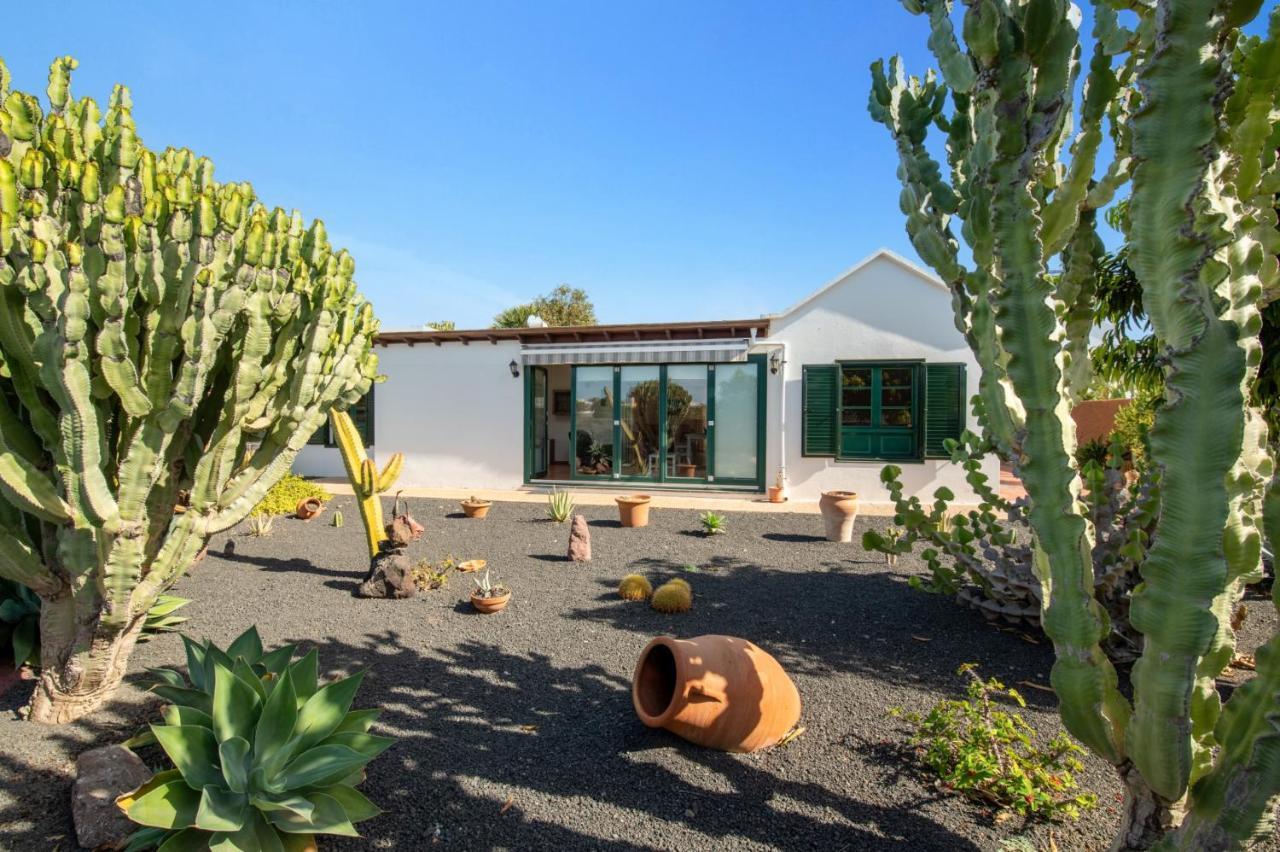 Villa Sarita Sol By Villa Plus Playa Blanca  Exterior photo