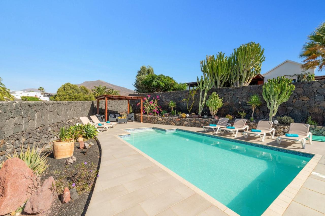 Villa Sarita Sol By Villa Plus Playa Blanca  Exterior photo