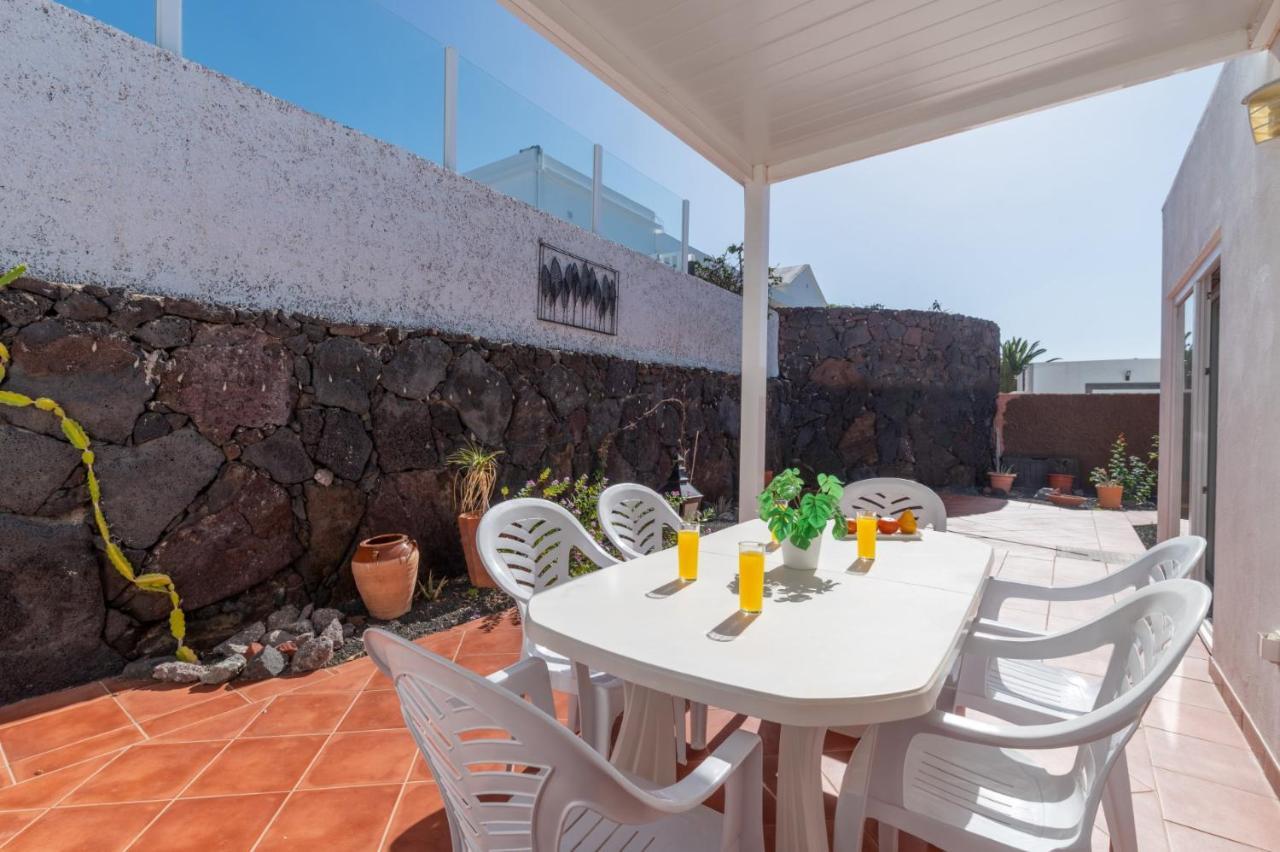 Villa Sarita Sol By Villa Plus Playa Blanca  Exterior photo