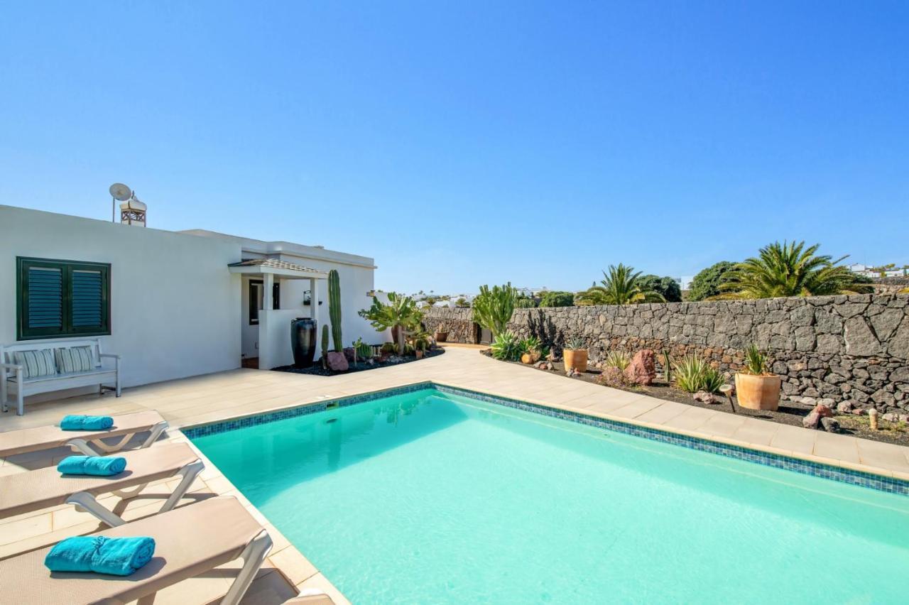 Villa Sarita Sol By Villa Plus Playa Blanca  Exterior photo