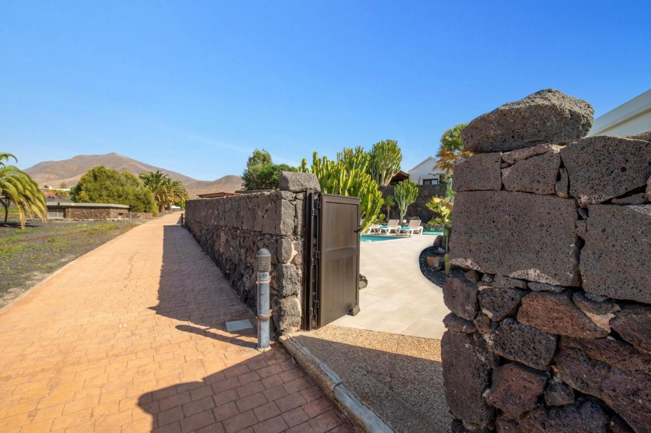 Villa Sarita Sol By Villa Plus Playa Blanca  Exterior photo